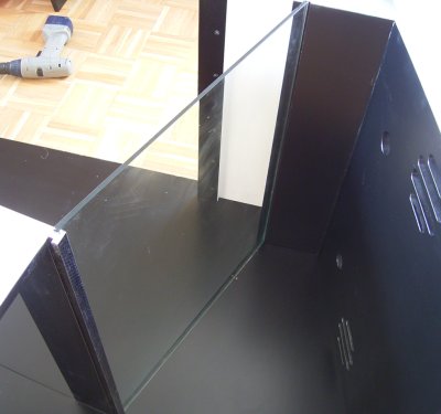 Fitting the glass plate