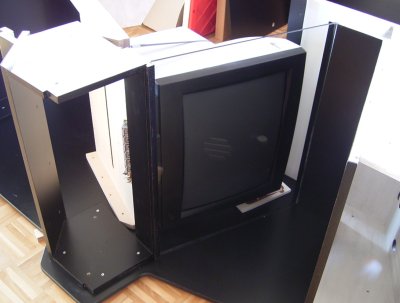 Fitting the monitor